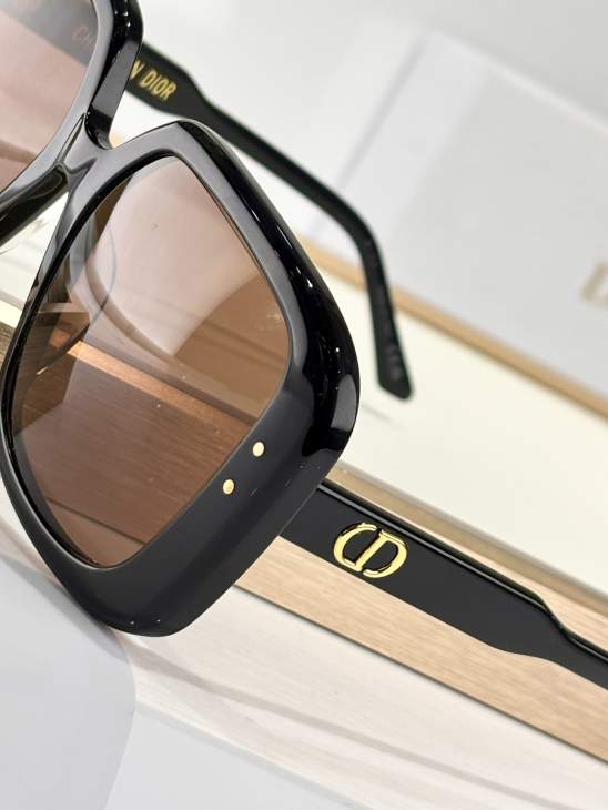 Picture of Dior Sunglasses _SKUfw76988812fw